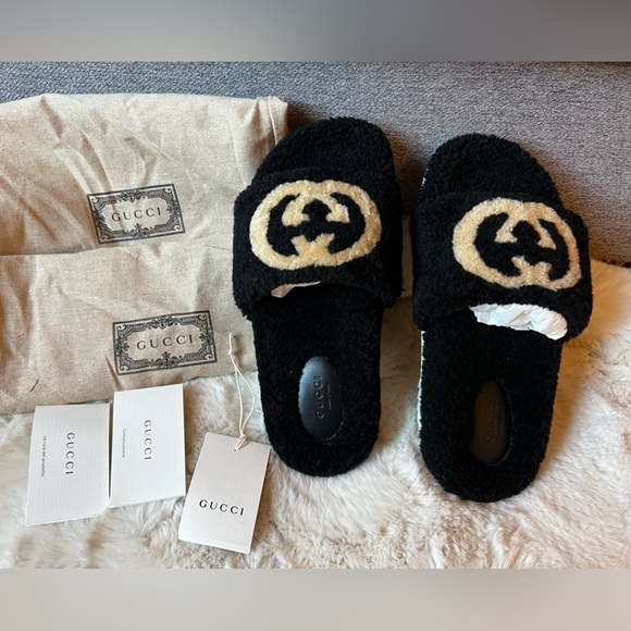 New Gucci GG logo Shearling Eileen Teddy slides in black with Interlocki… - Picture 2 of 12